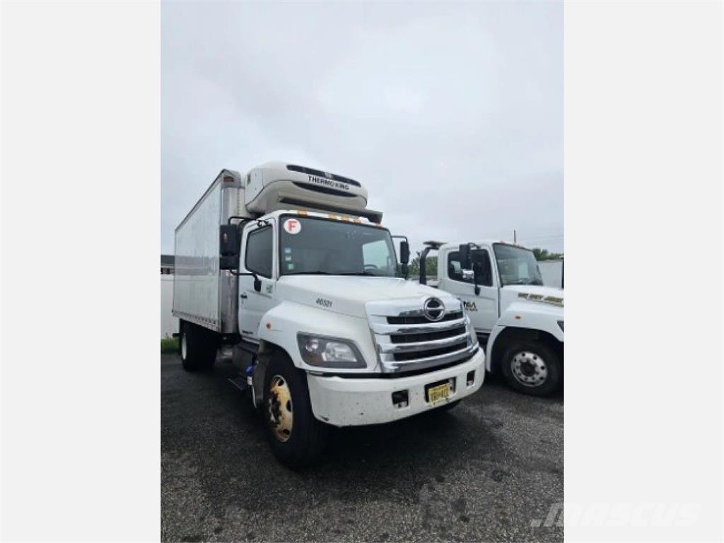 Hino 338 Грузовики-Рефрижераторы