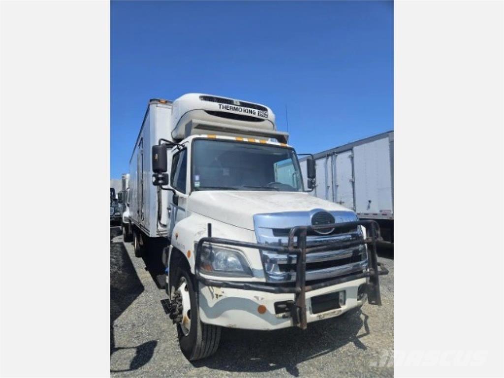 Hino 338 Грузовики-Рефрижераторы