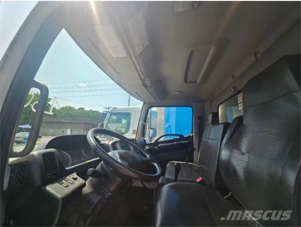 Hino 338 Грузовики-Рефрижераторы