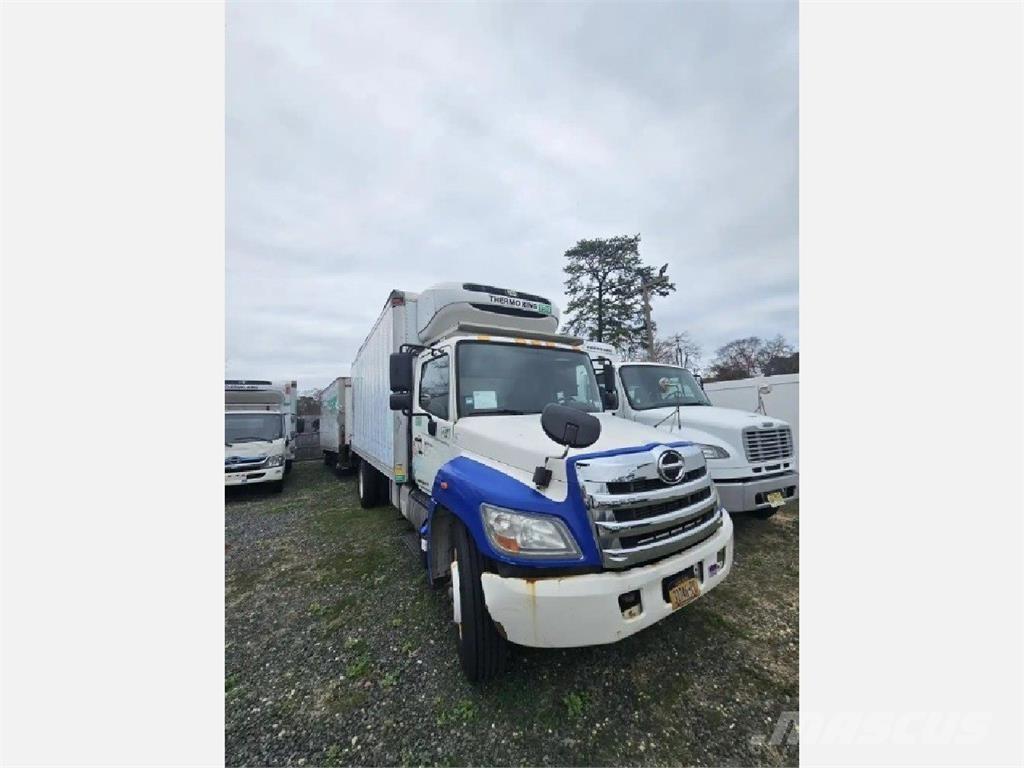 Hino 338 Грузовики-Рефрижераторы