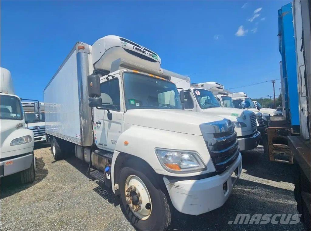 Hino 338 Грузовики-Рефрижераторы