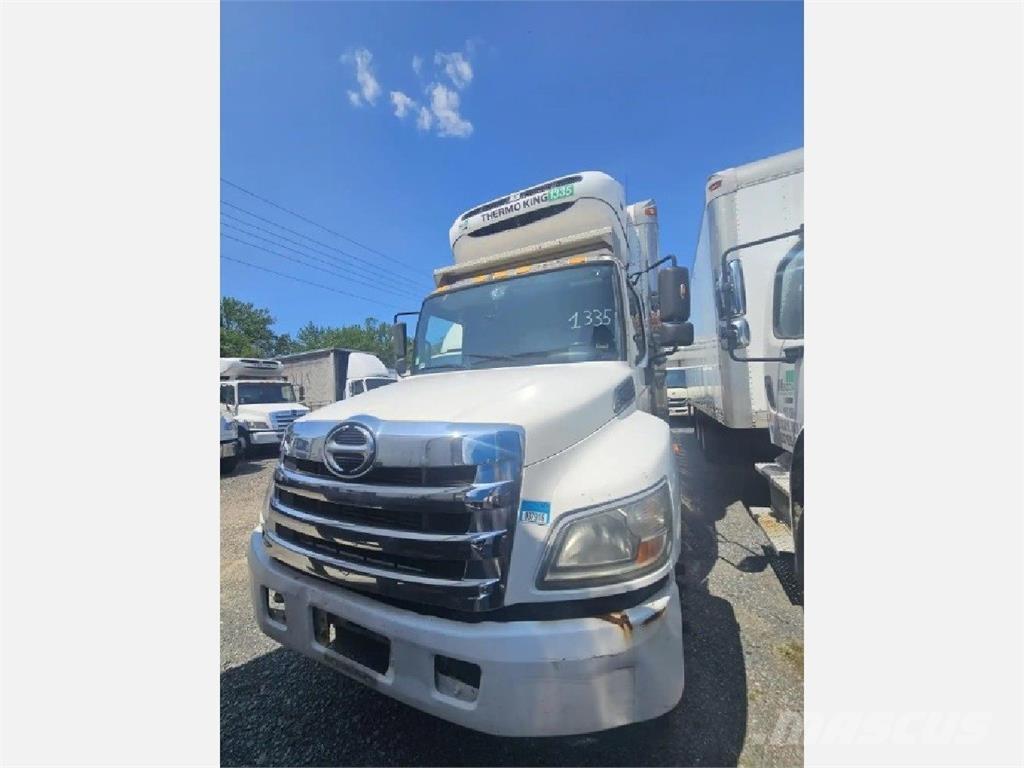 Hino 338 Грузовики-Рефрижераторы