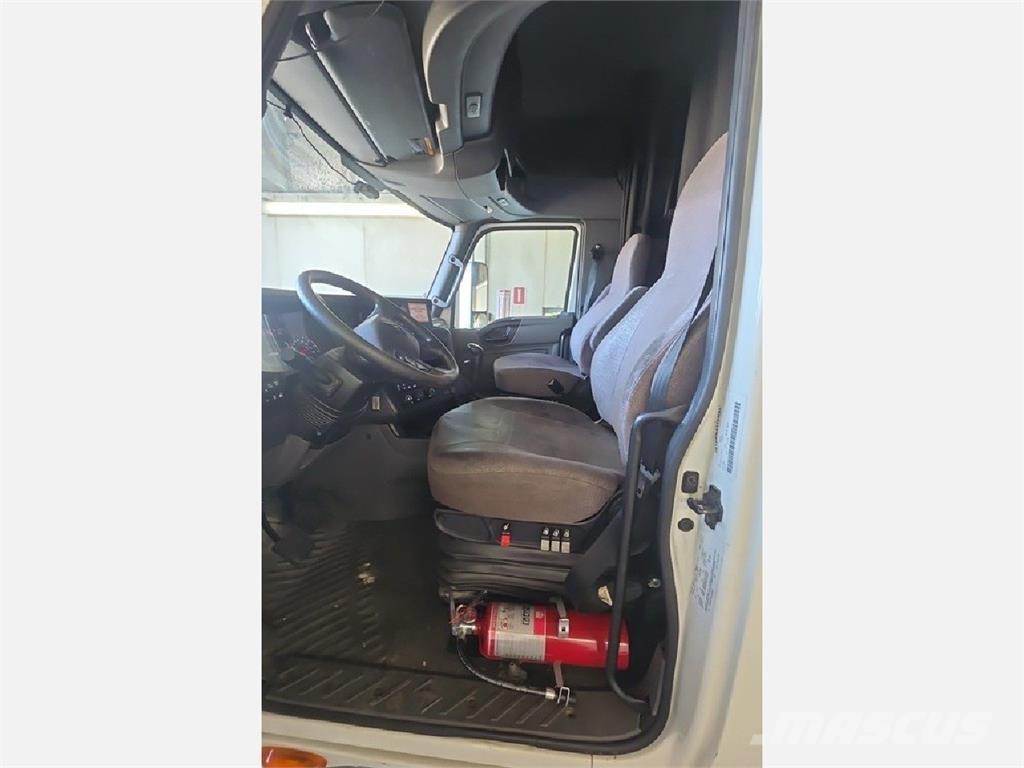 International LT Седельные тягачи