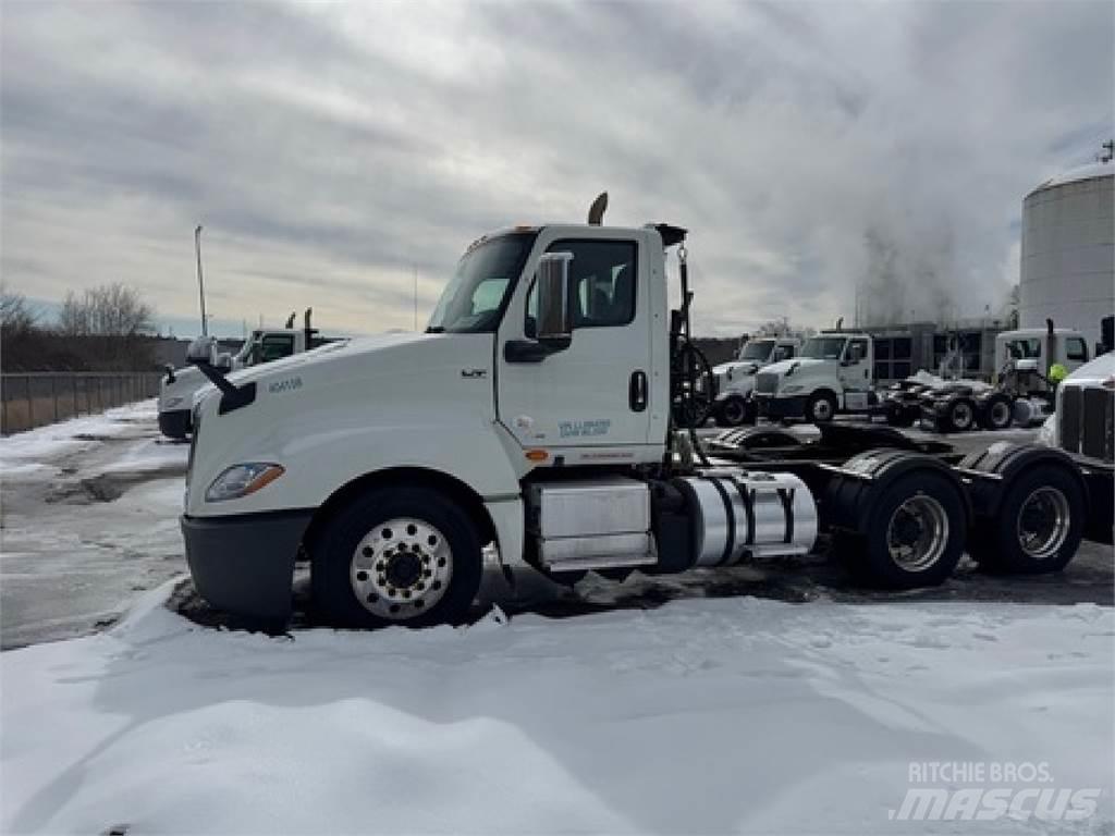 International LT625 Седельные тягачи