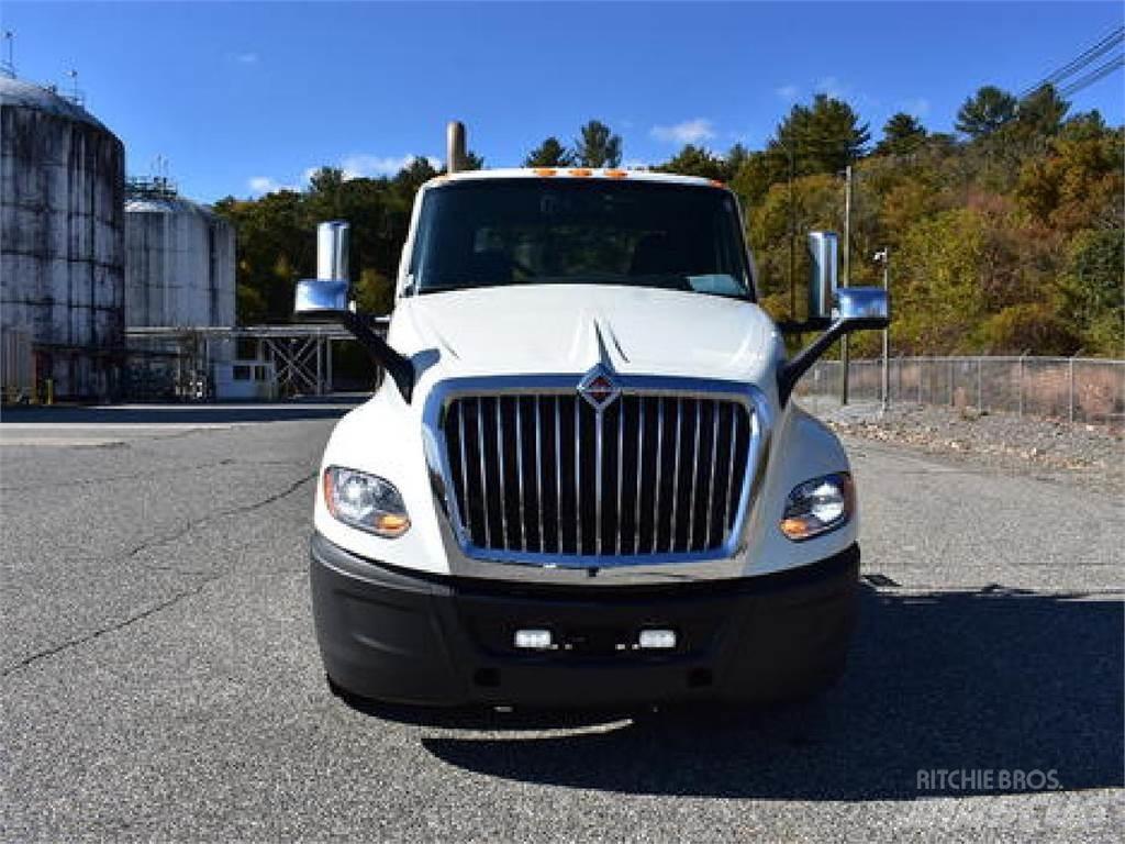 International LT625 Седельные тягачи