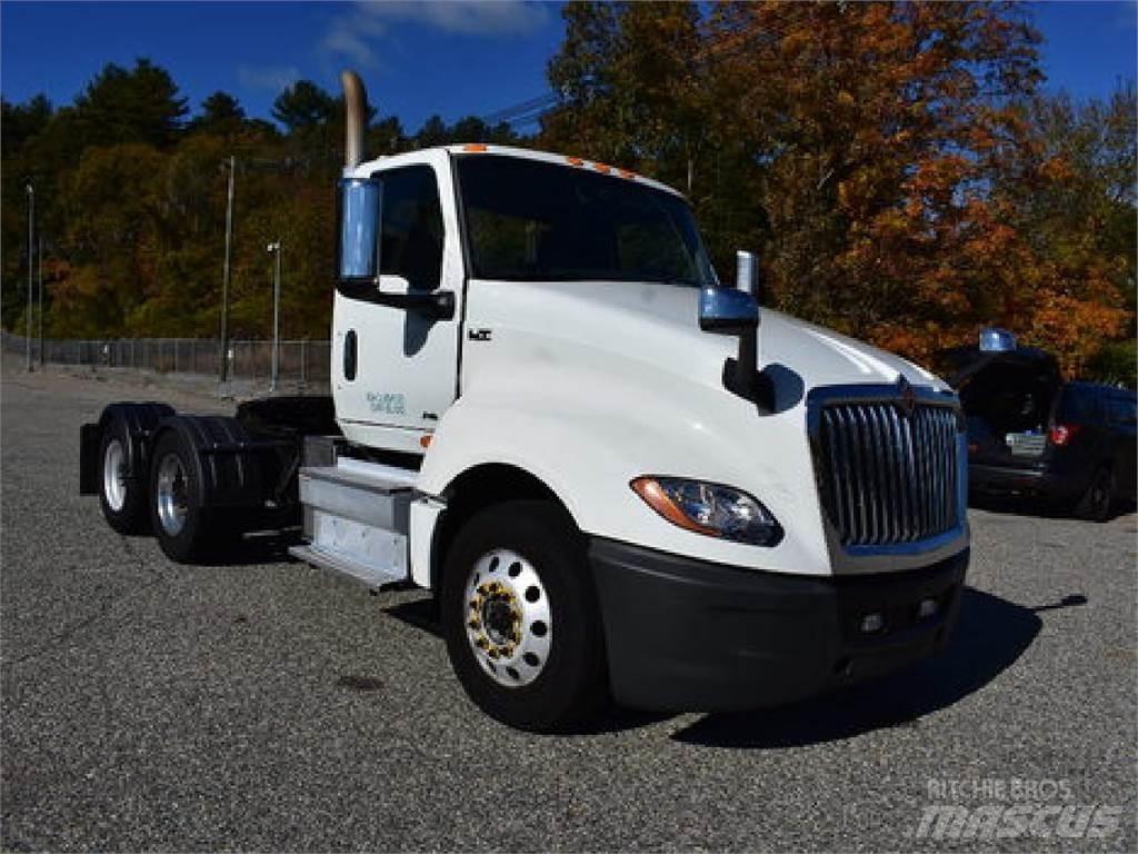 International LT625 Седельные тягачи