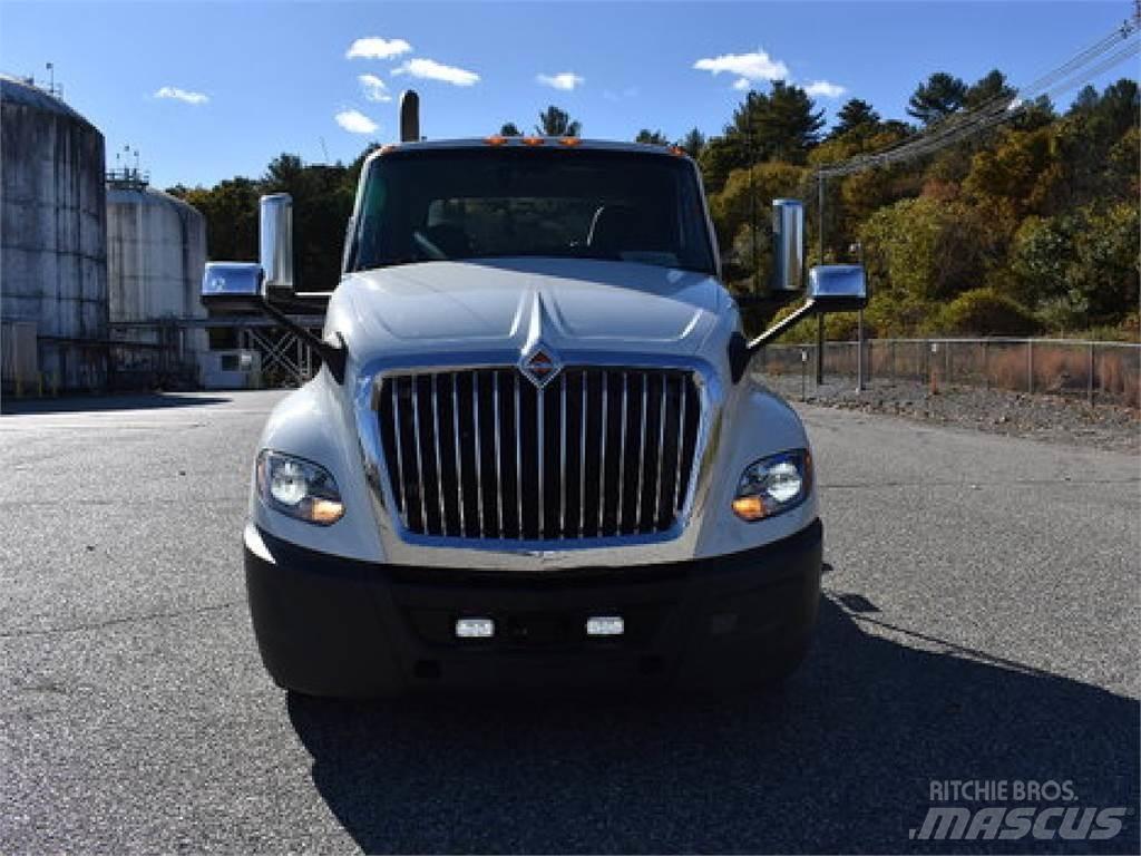 International LT625 Седельные тягачи