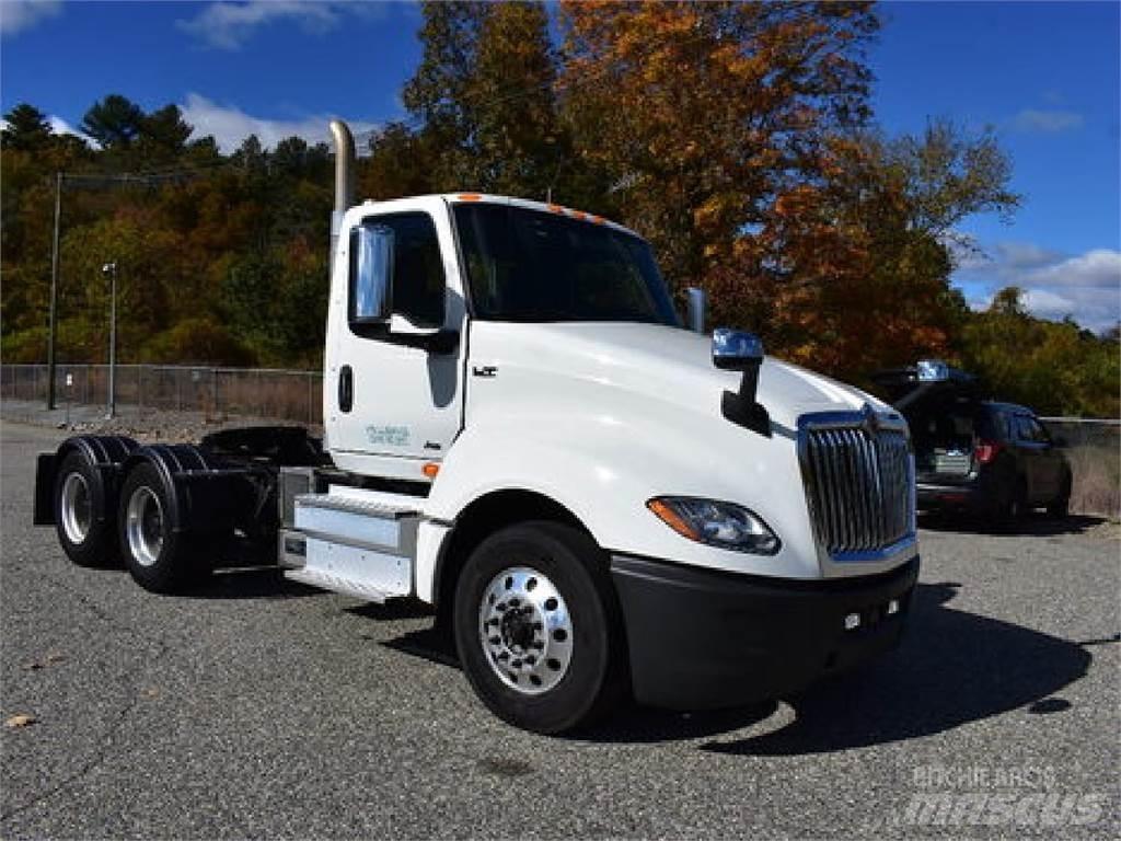 International LT625 Седельные тягачи