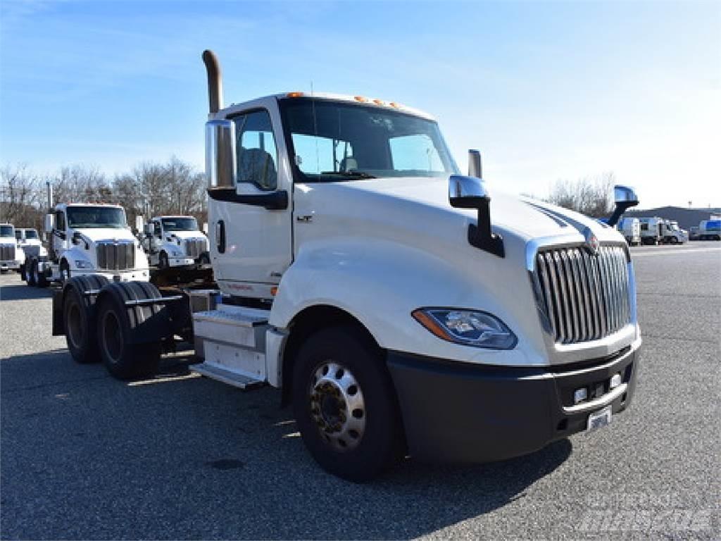 International LT625 Седельные тягачи