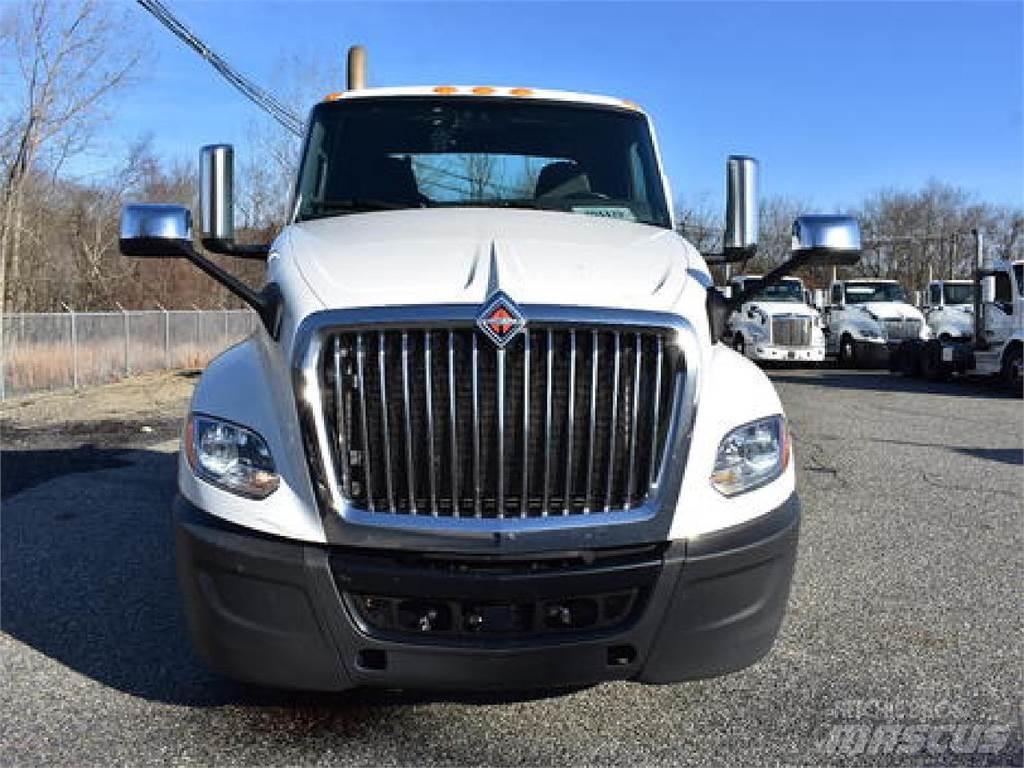 International LT625 Седельные тягачи