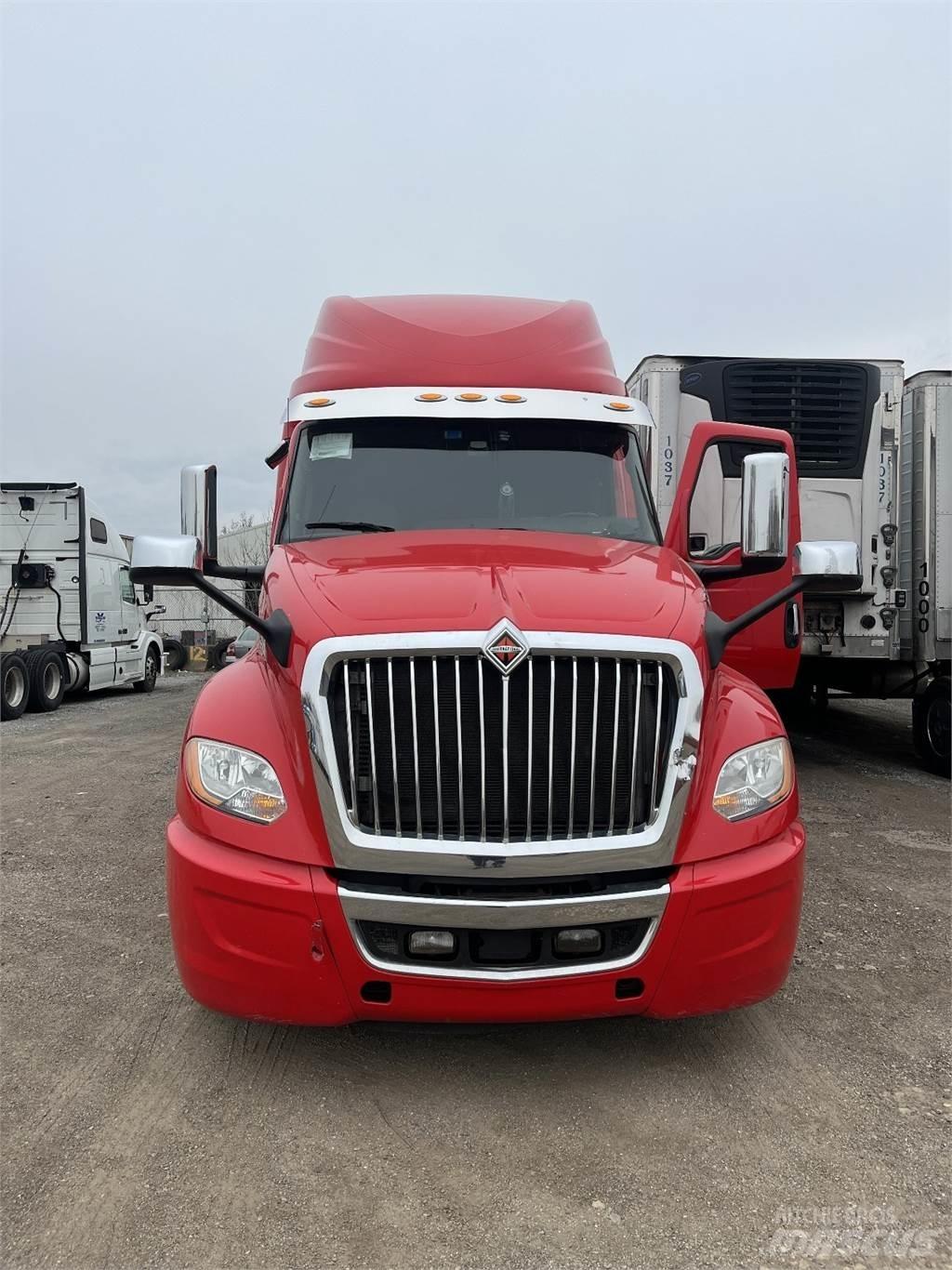 International LT625 Седельные тягачи