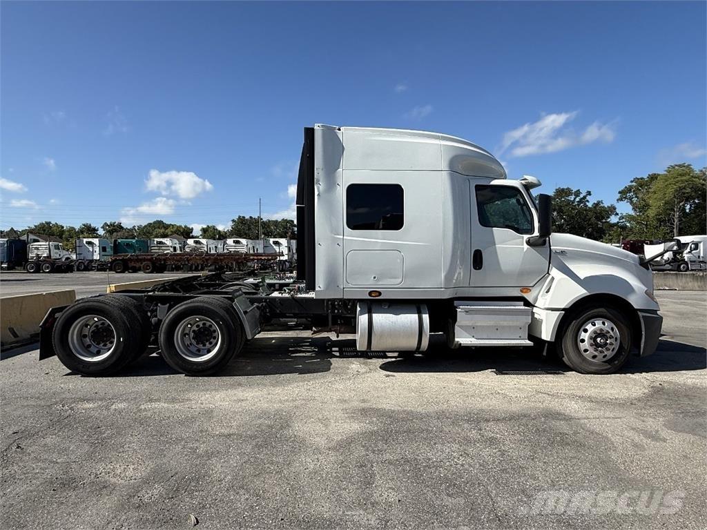 International LT625 Седельные тягачи
