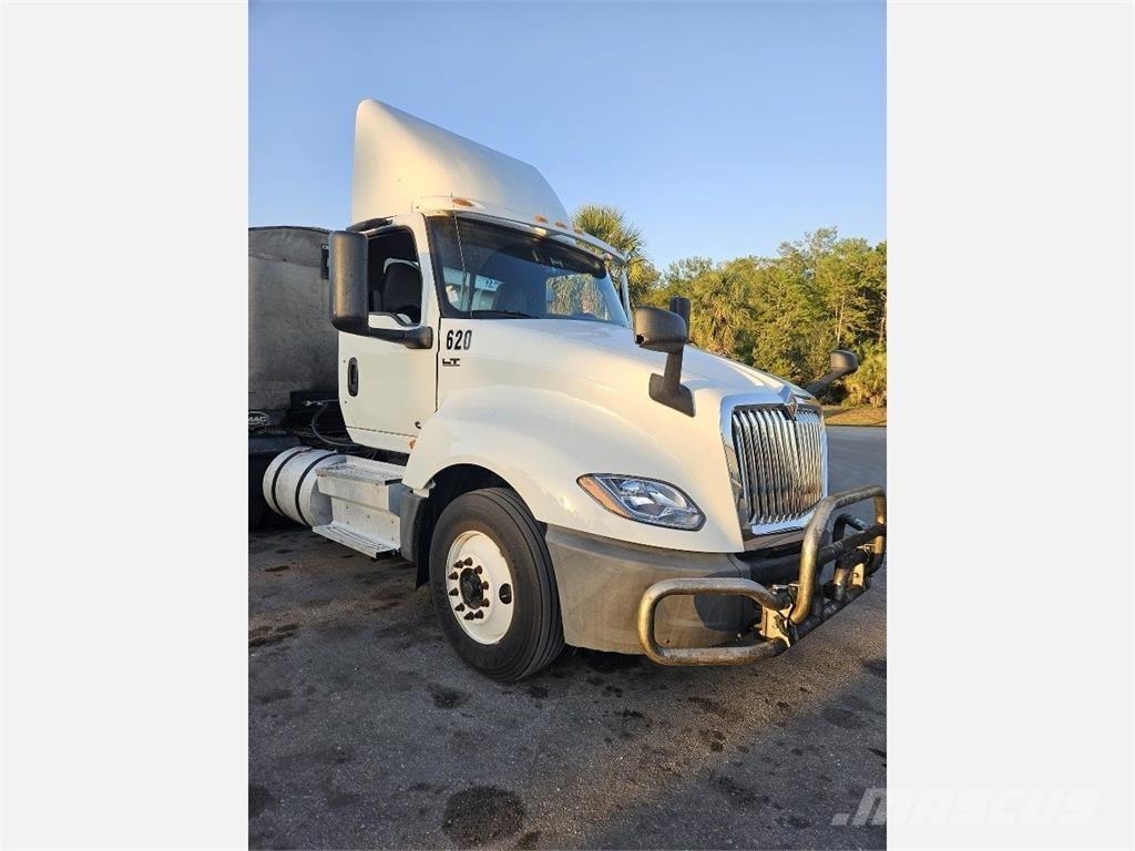 International LT625 Седельные тягачи
