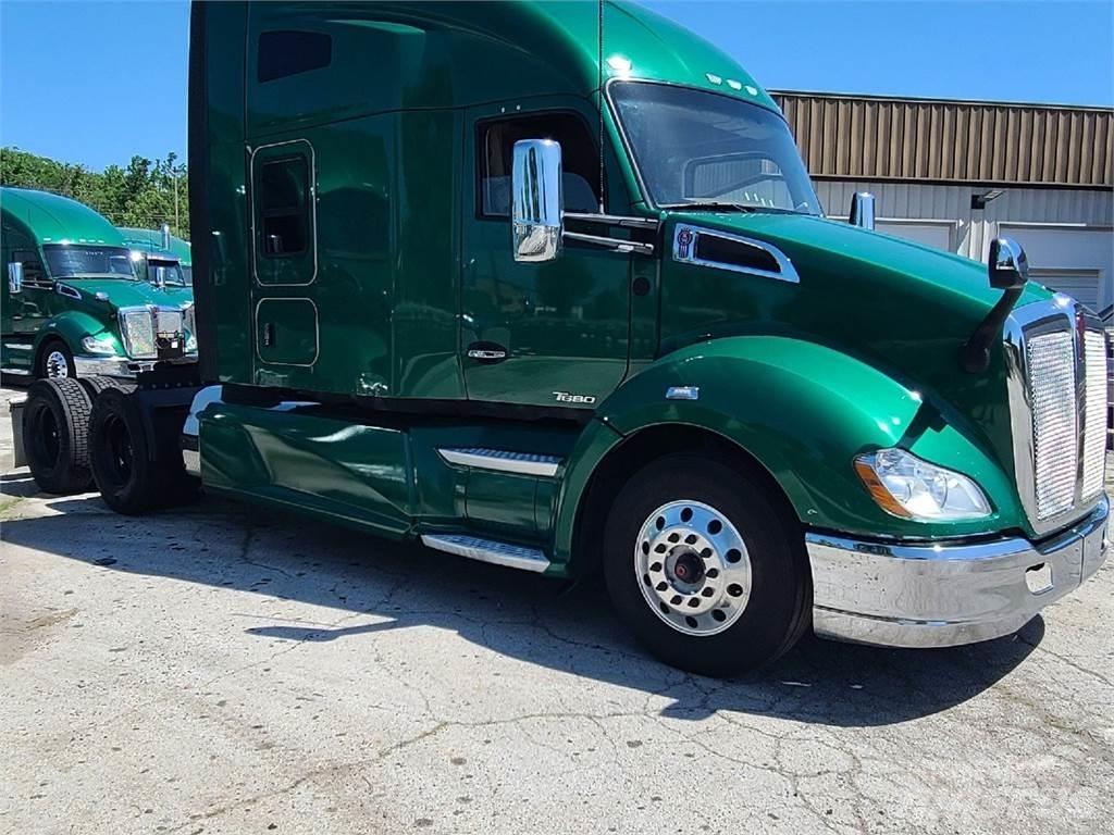 Kenworth T680 Седельные тягачи