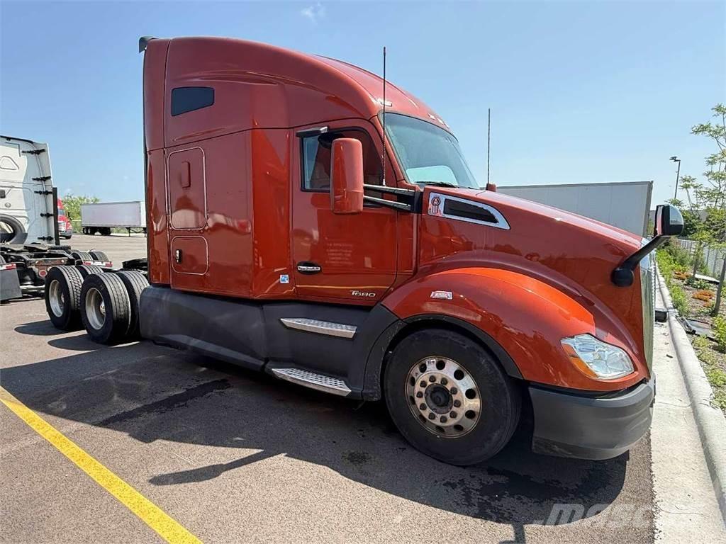 Kenworth T680 Седельные тягачи