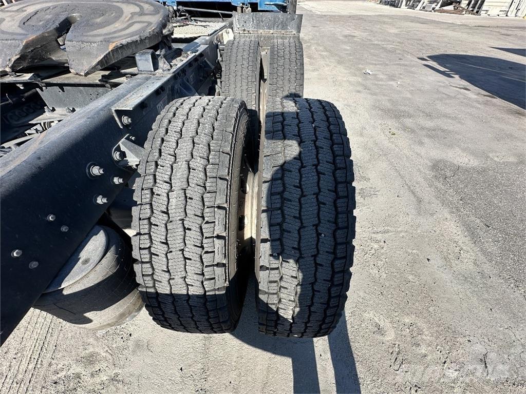 Kenworth T680 Седельные тягачи