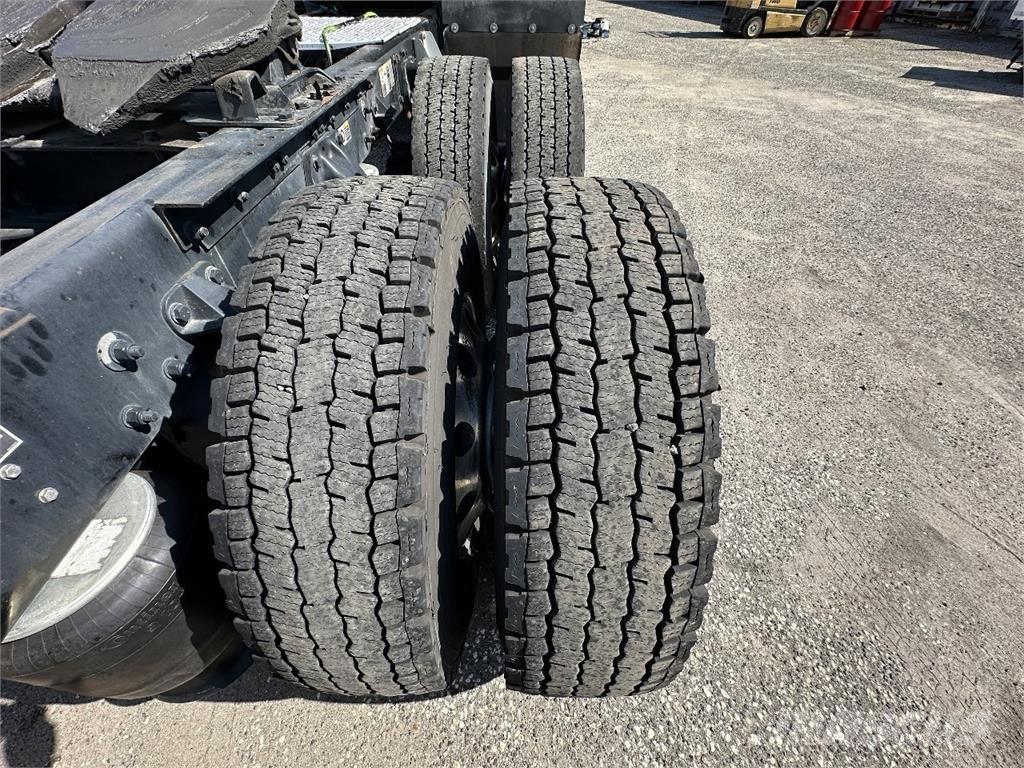 Kenworth T680 Седельные тягачи