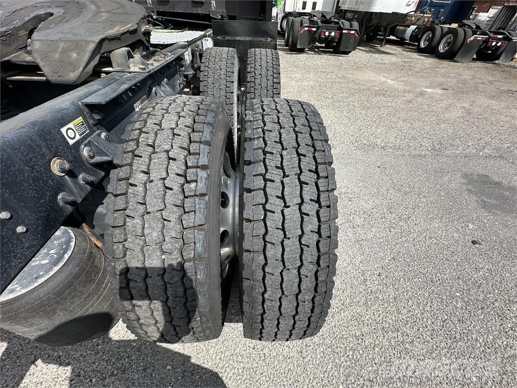 Kenworth T680 Седельные тягачи