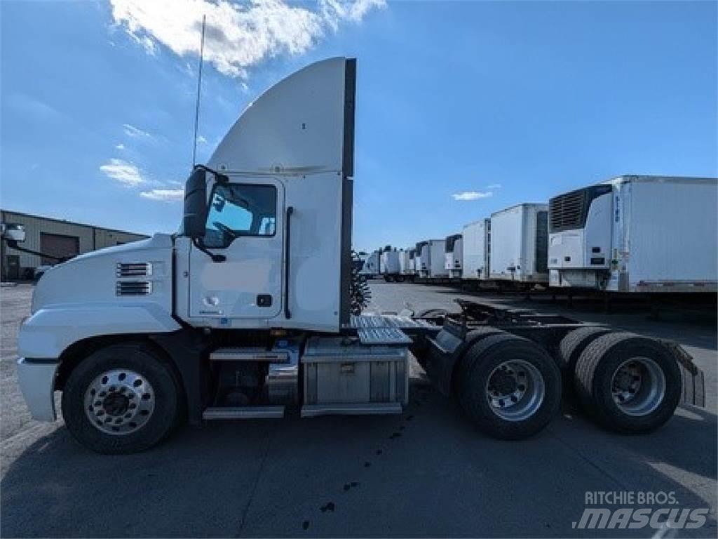 Mack AN64T Седельные тягачи