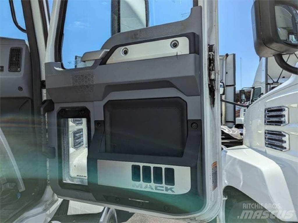 Mack AN64T Седельные тягачи