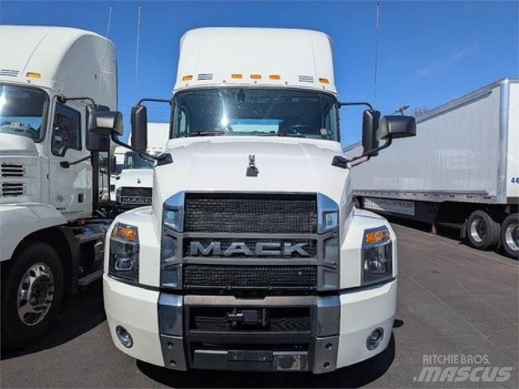 Mack AN64T Седельные тягачи