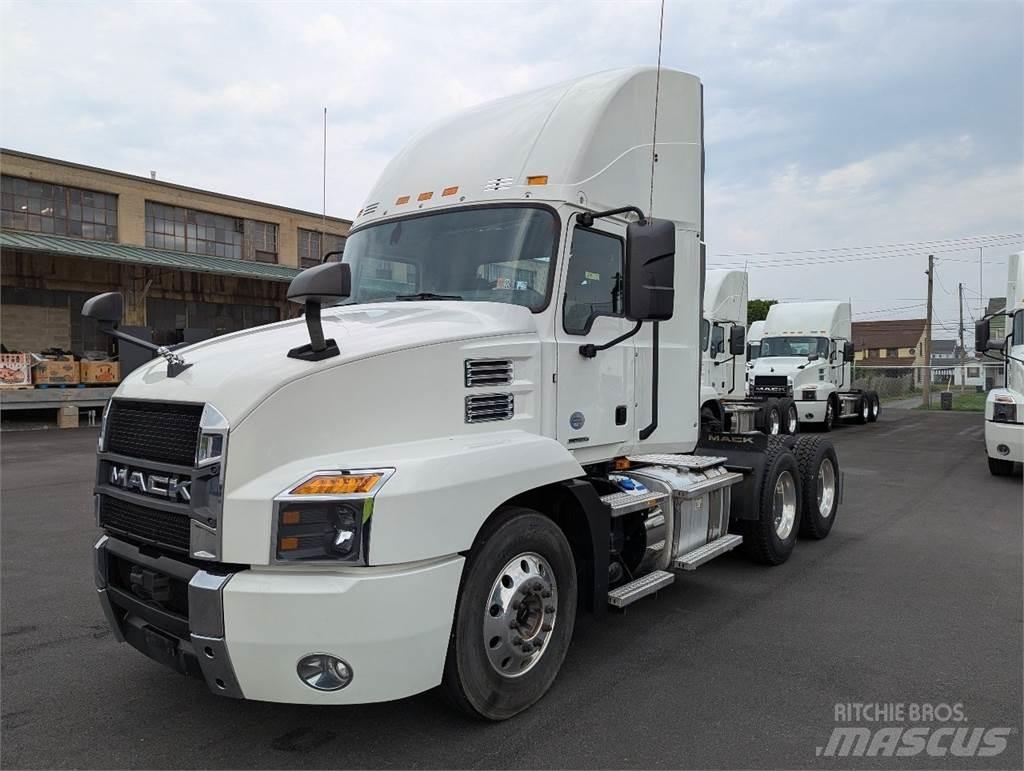 Mack AN64T Седельные тягачи