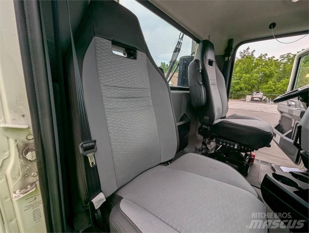 Mack AN64T Седельные тягачи