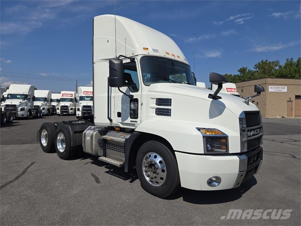 Mack AN64T Седельные тягачи