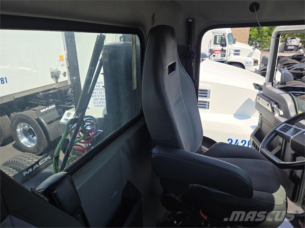 Mack AN64T Седельные тягачи