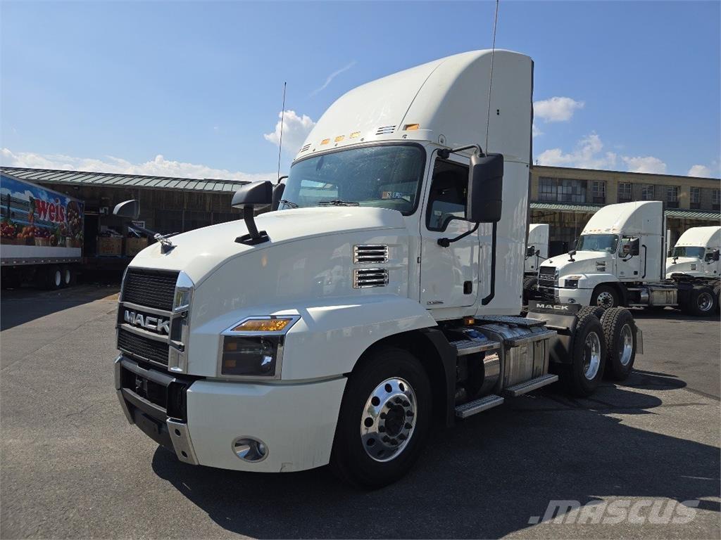 Mack AN64T Седельные тягачи