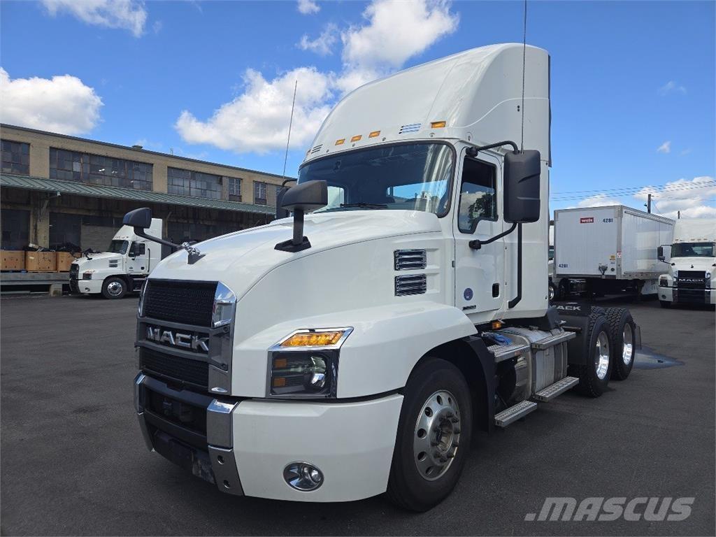 Mack AN64T Седельные тягачи