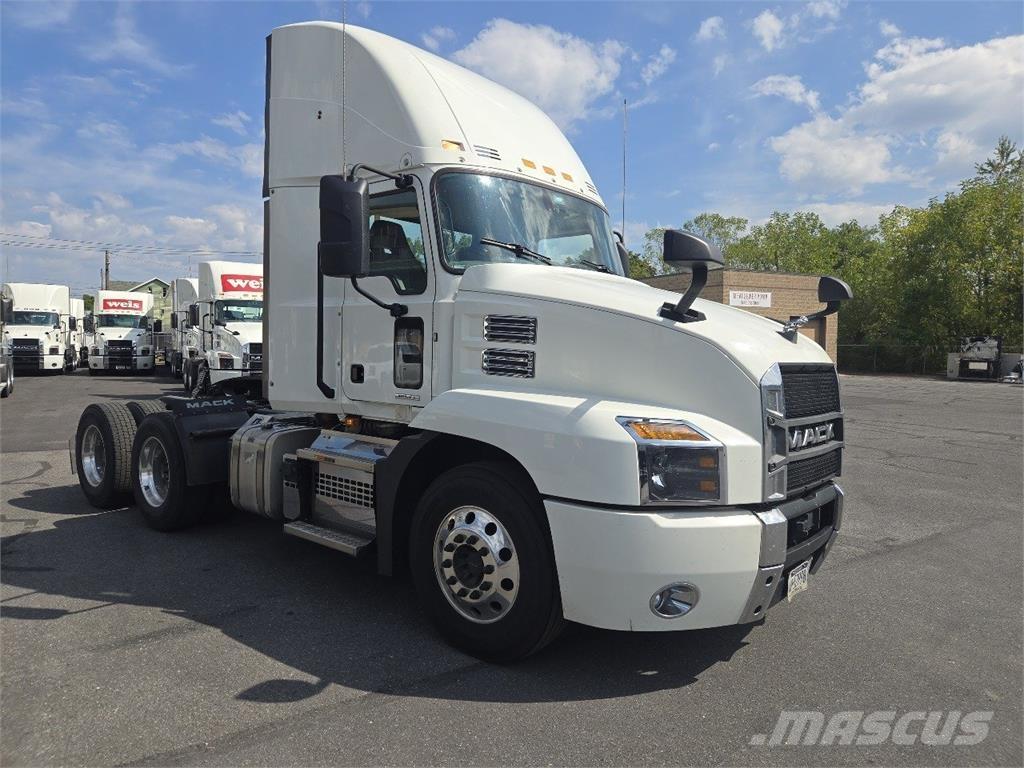 Mack AN64T Седельные тягачи