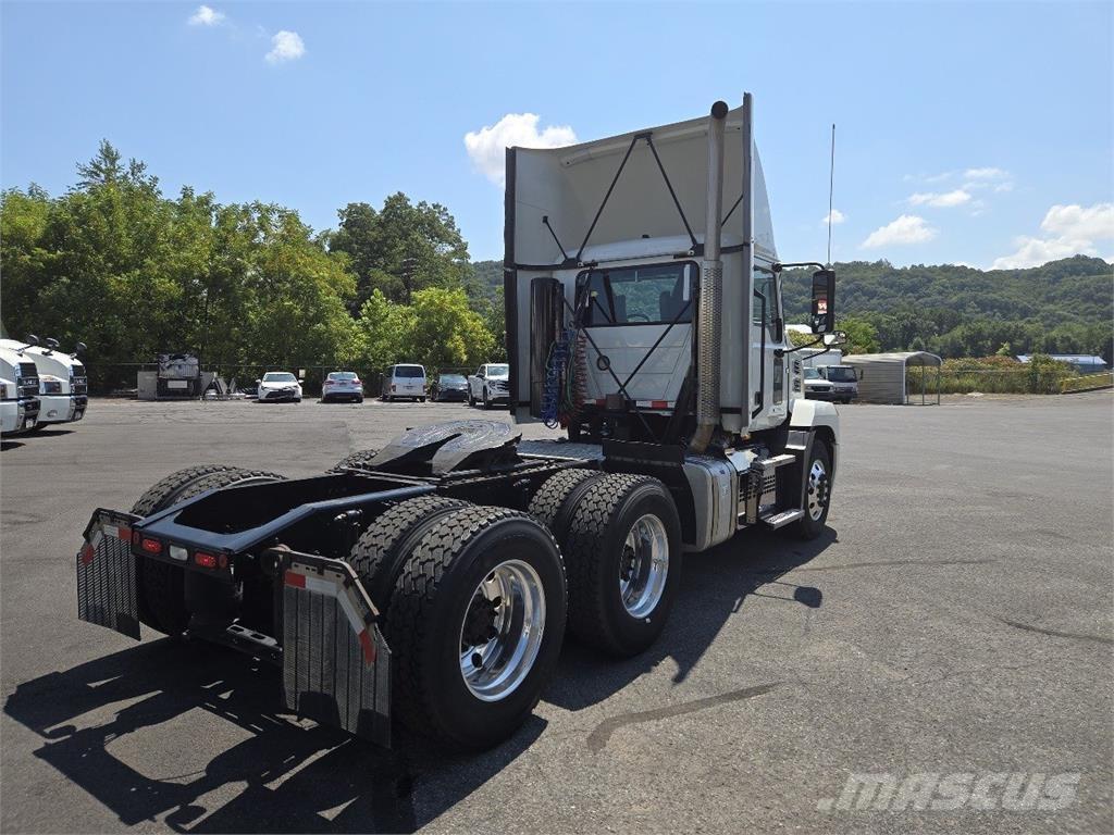 Mack AN64T Седельные тягачи