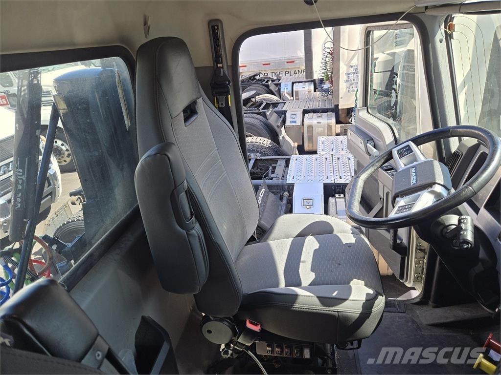 Mack AN64T Седельные тягачи