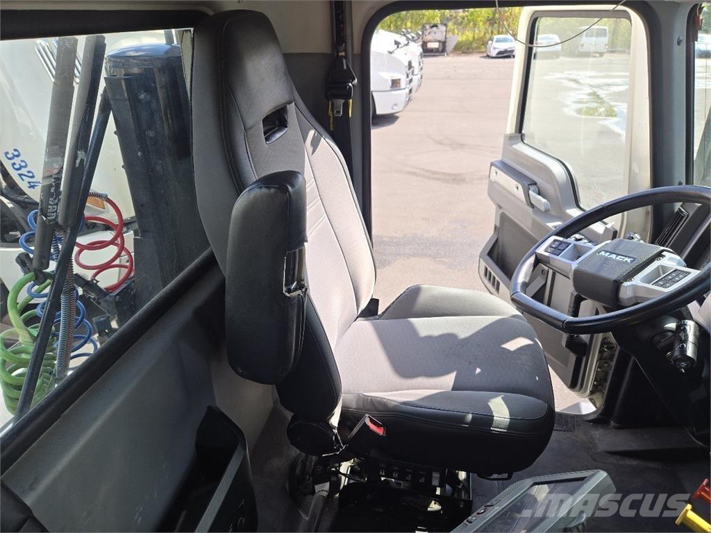 Mack AN64T Седельные тягачи