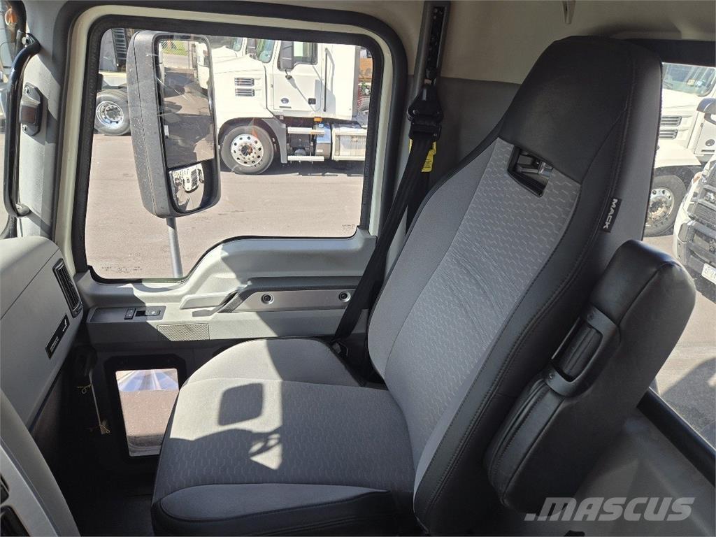 Mack AN64T Седельные тягачи