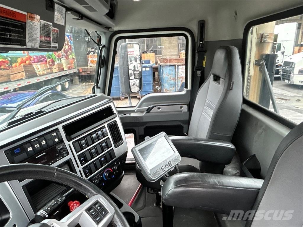 Mack AN64T Седельные тягачи