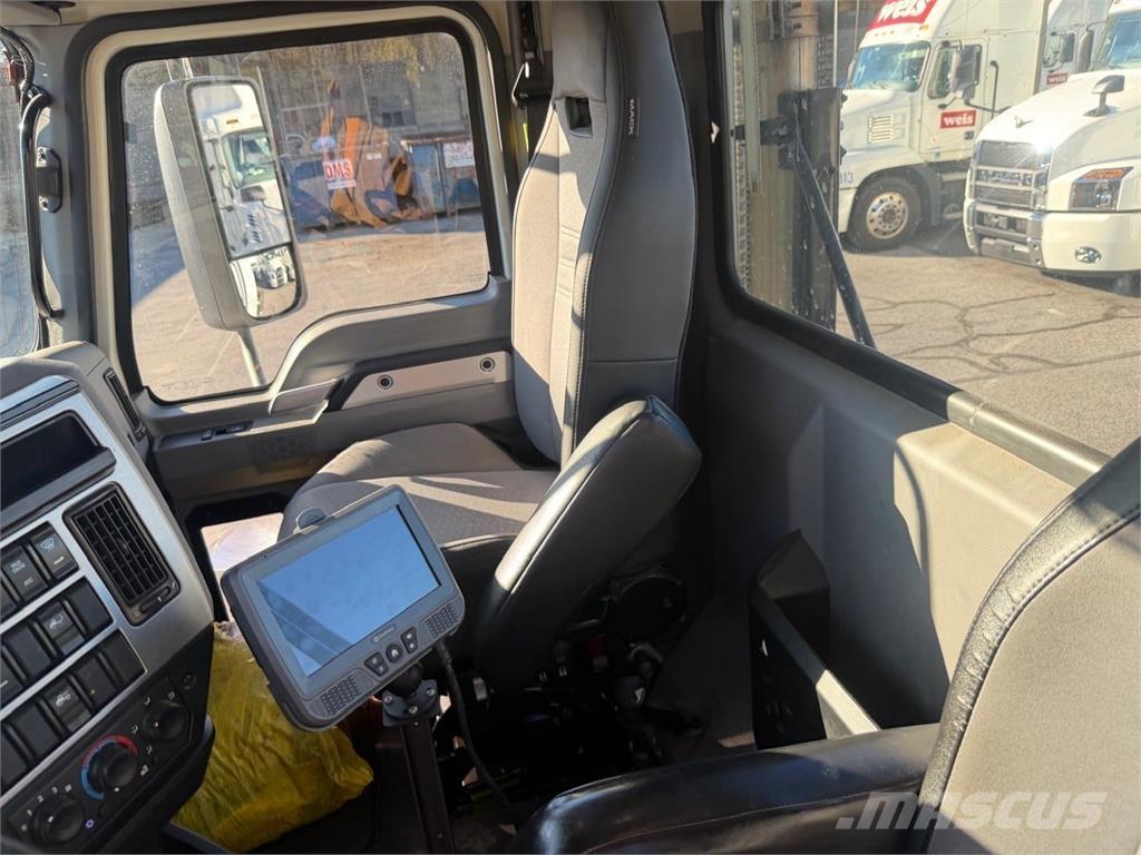 Mack AN64T Седельные тягачи