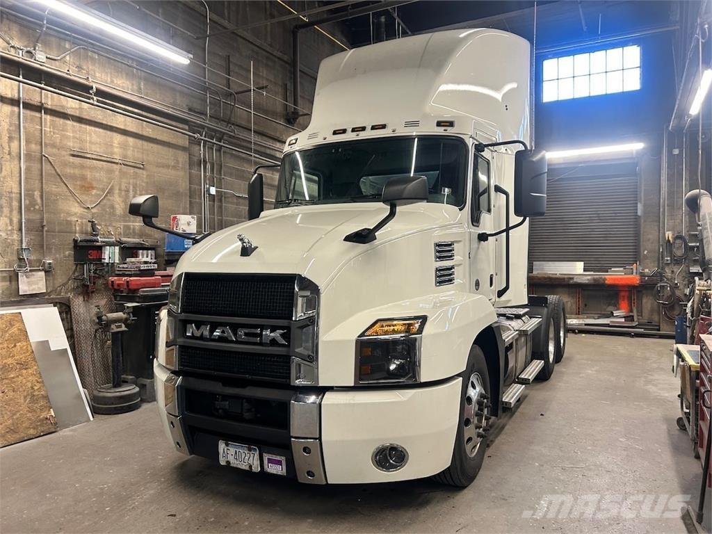 Mack AN64T Седельные тягачи