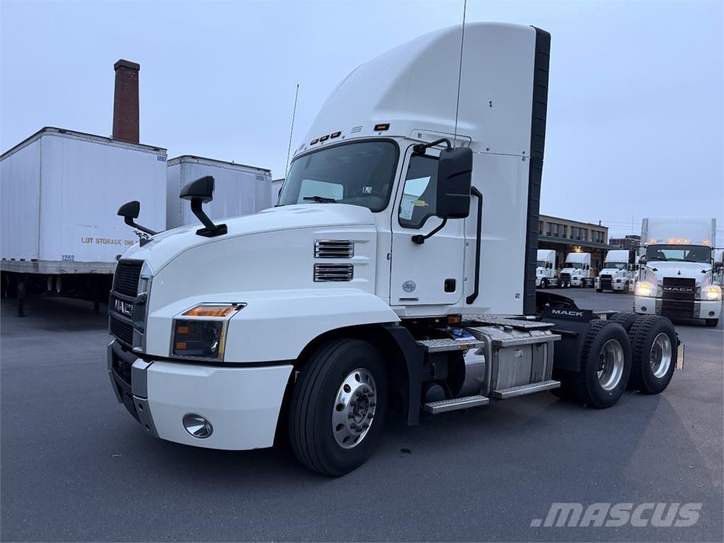 Mack AN64T Седельные тягачи