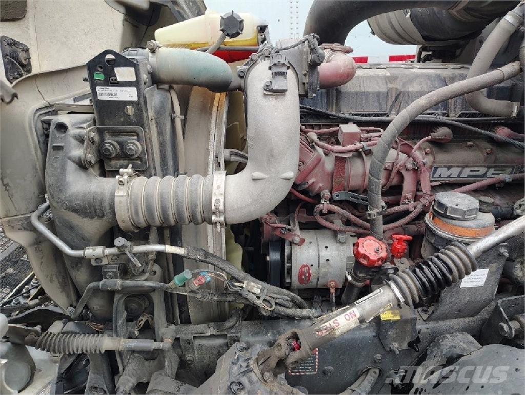 Mack Anthem 64T Седельные тягачи