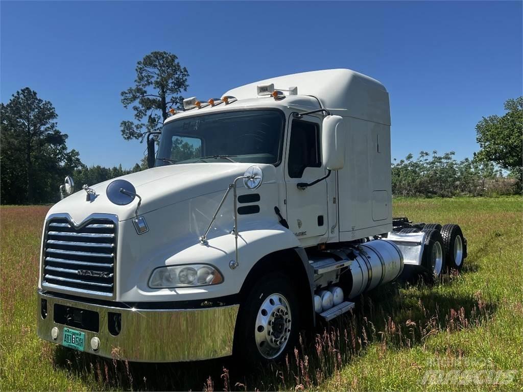 Mack CXU 613 Седельные тягачи