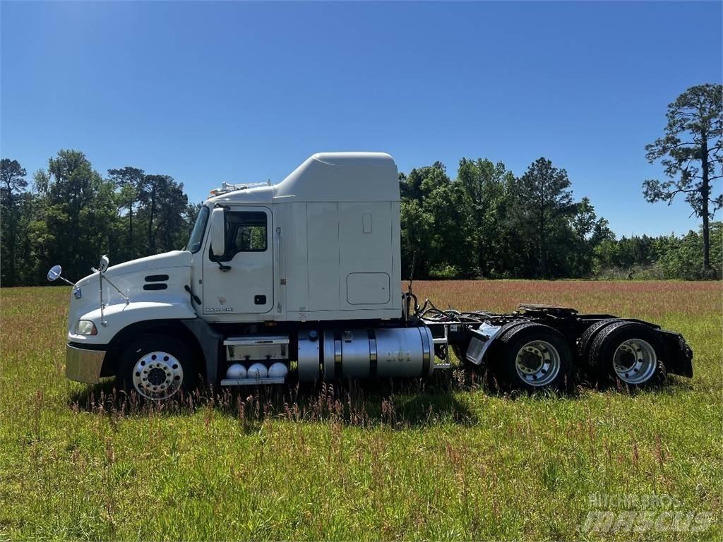 Mack CXU 613 Седельные тягачи