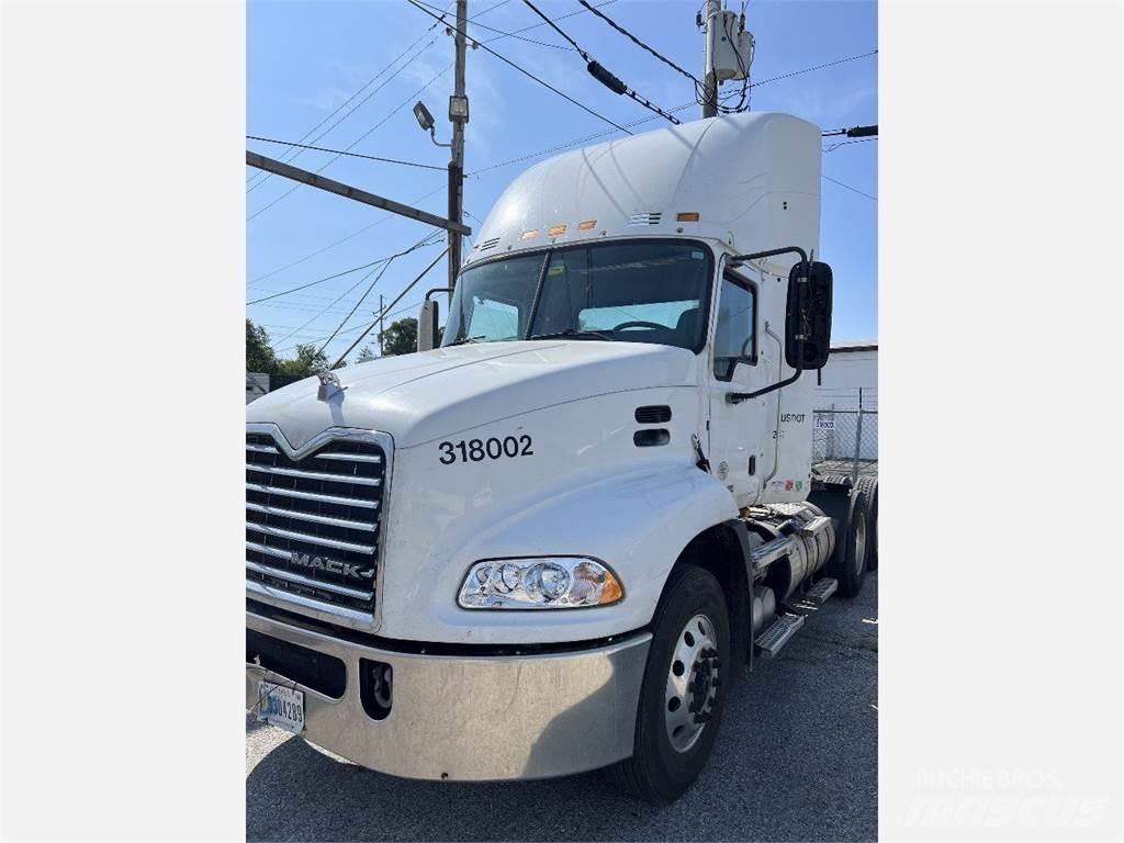Mack CXU600 Седельные тягачи
