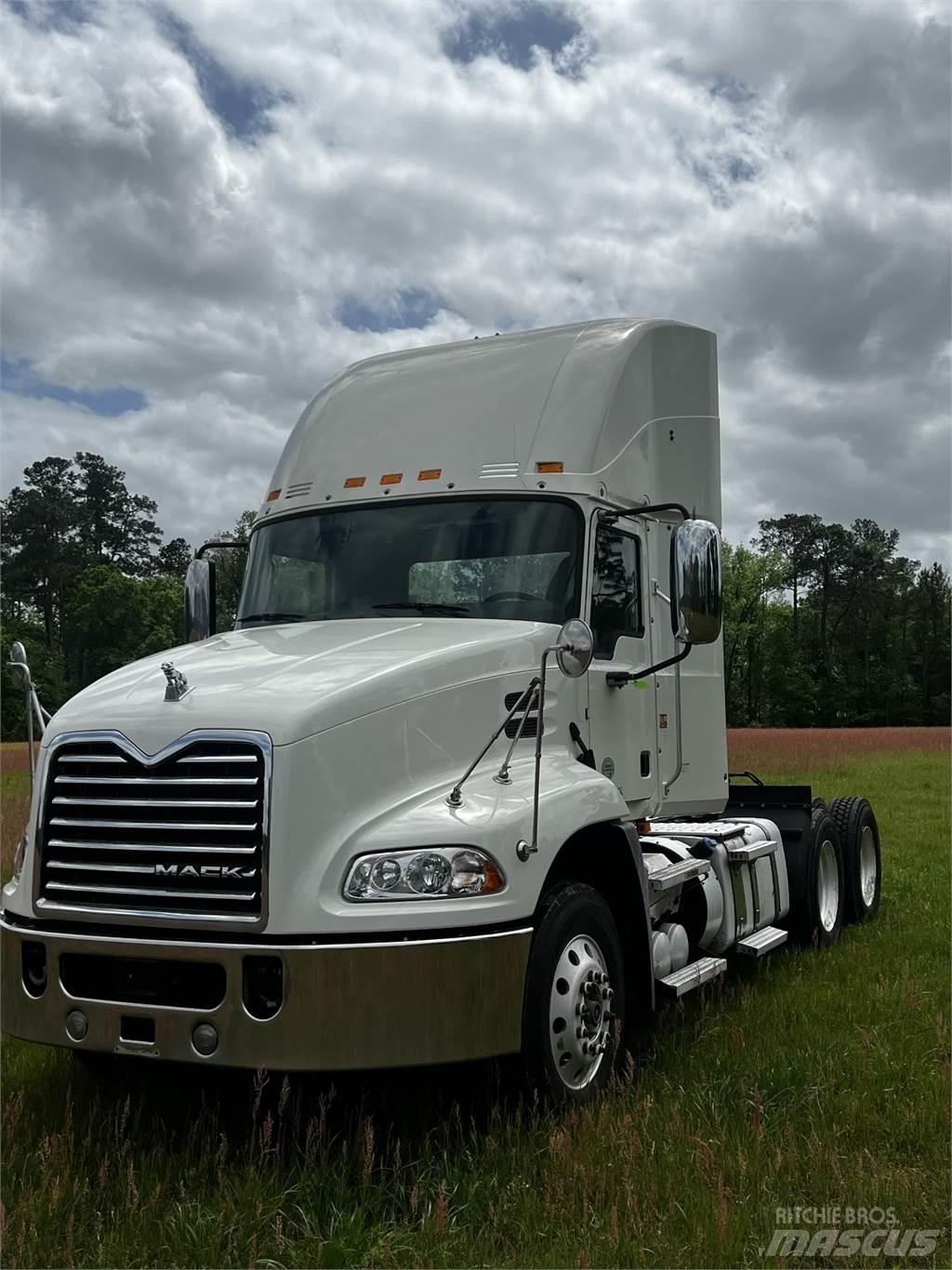 Mack CXU613 Седельные тягачи