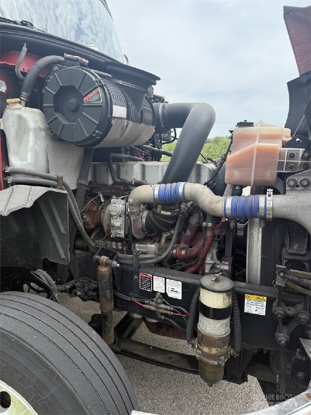 Mack CXU613 Седельные тягачи