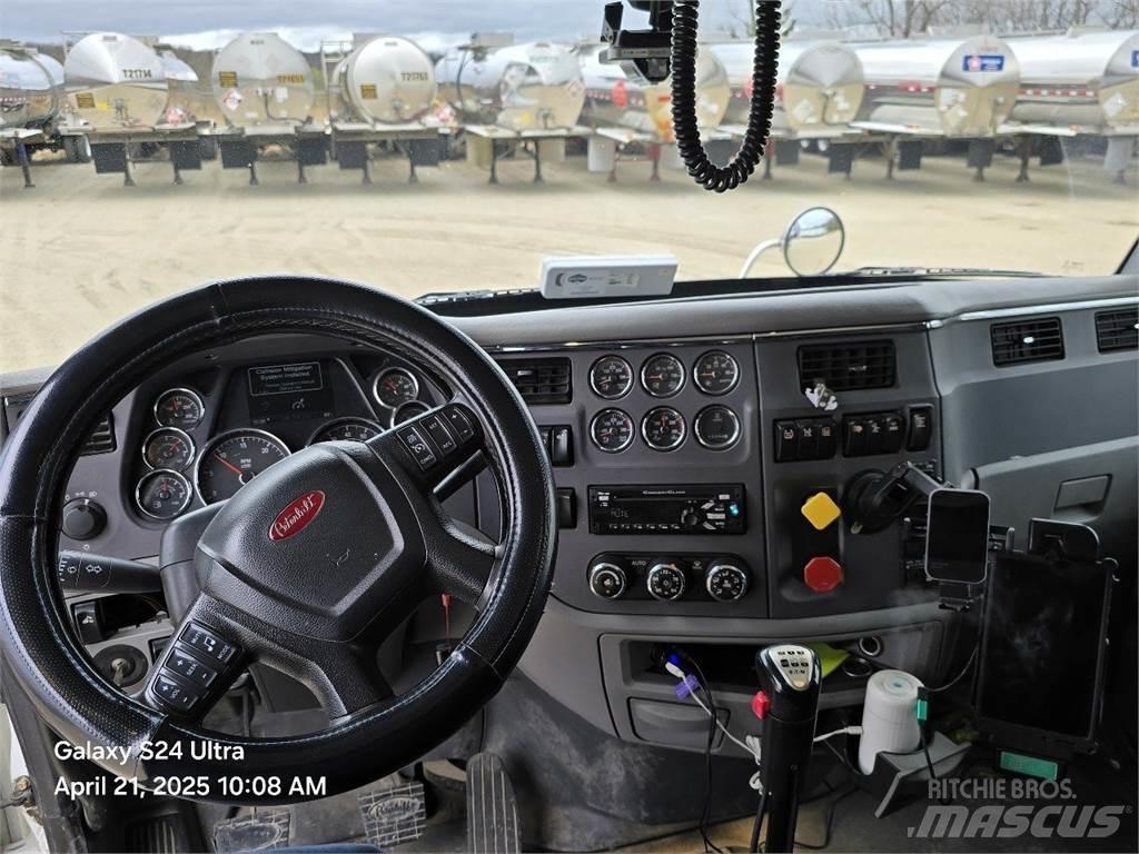 Peterbilt 567 Седельные тягачи