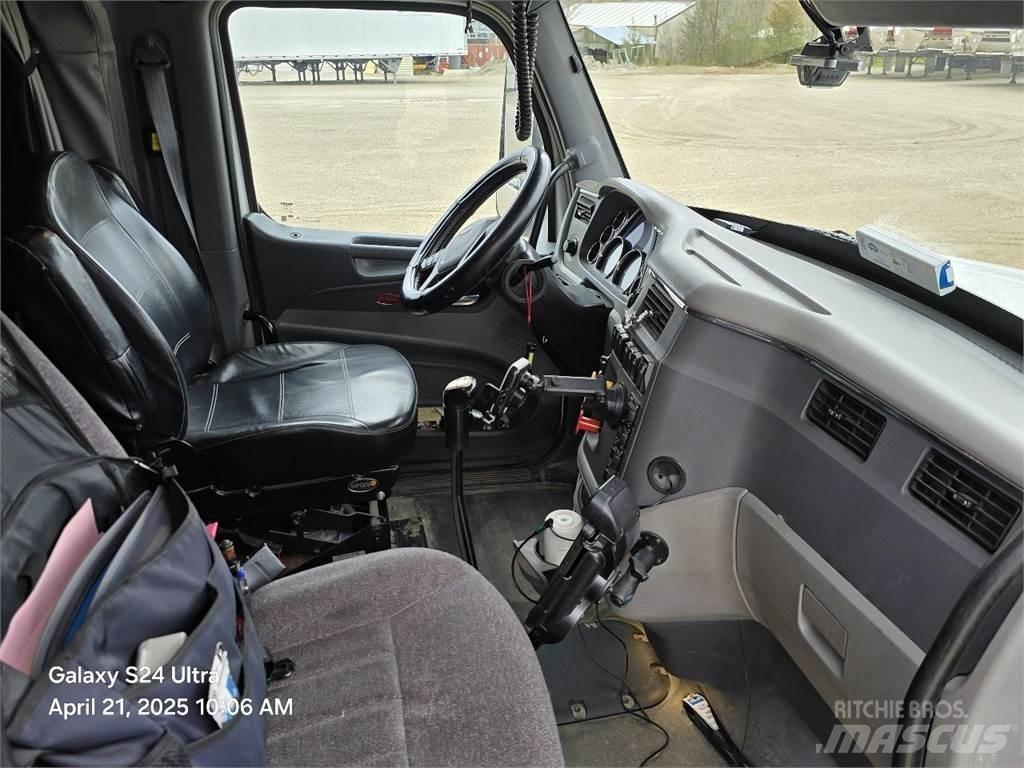 Peterbilt 567 Седельные тягачи