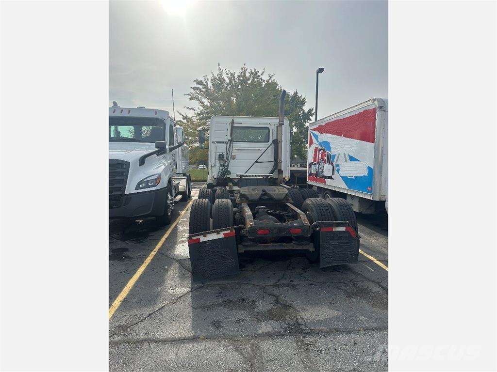 Volvo VNL Седельные тягачи