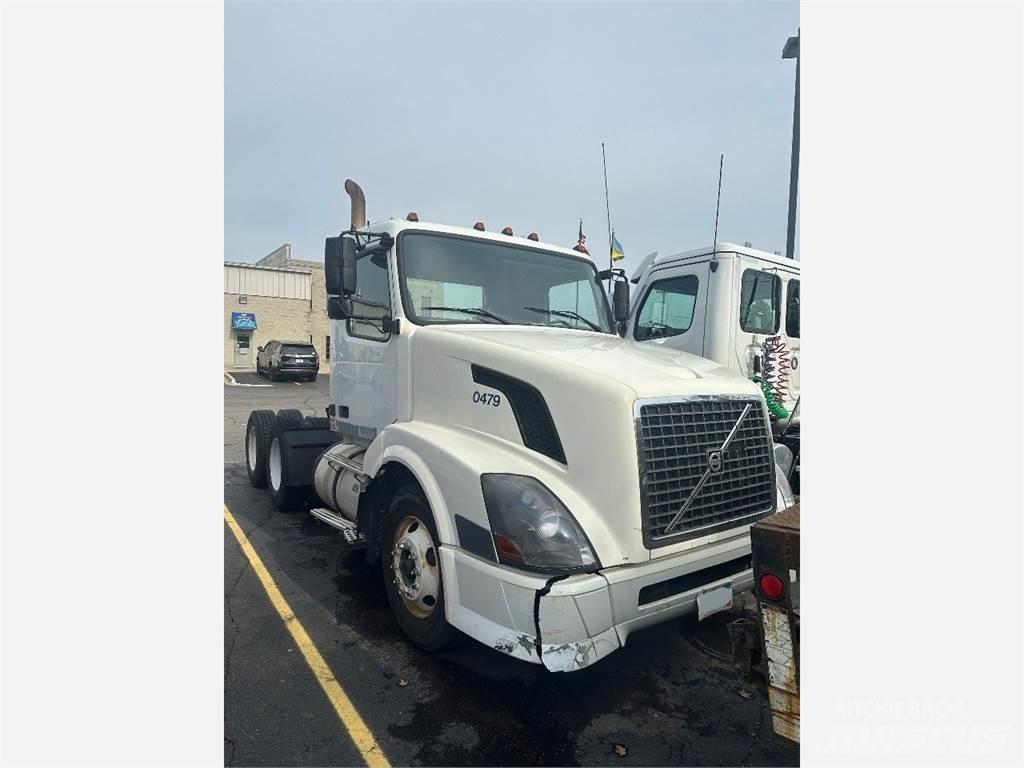 Volvo VNL300 Седельные тягачи